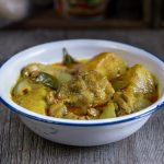 Pollo al curry amarillo, curry tailandés, cocina tailandesa, pollo con curry